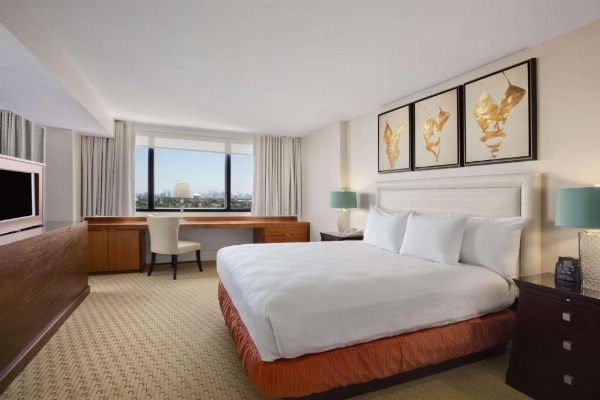 Hilton Miami Airport Blue Lagoon image 28